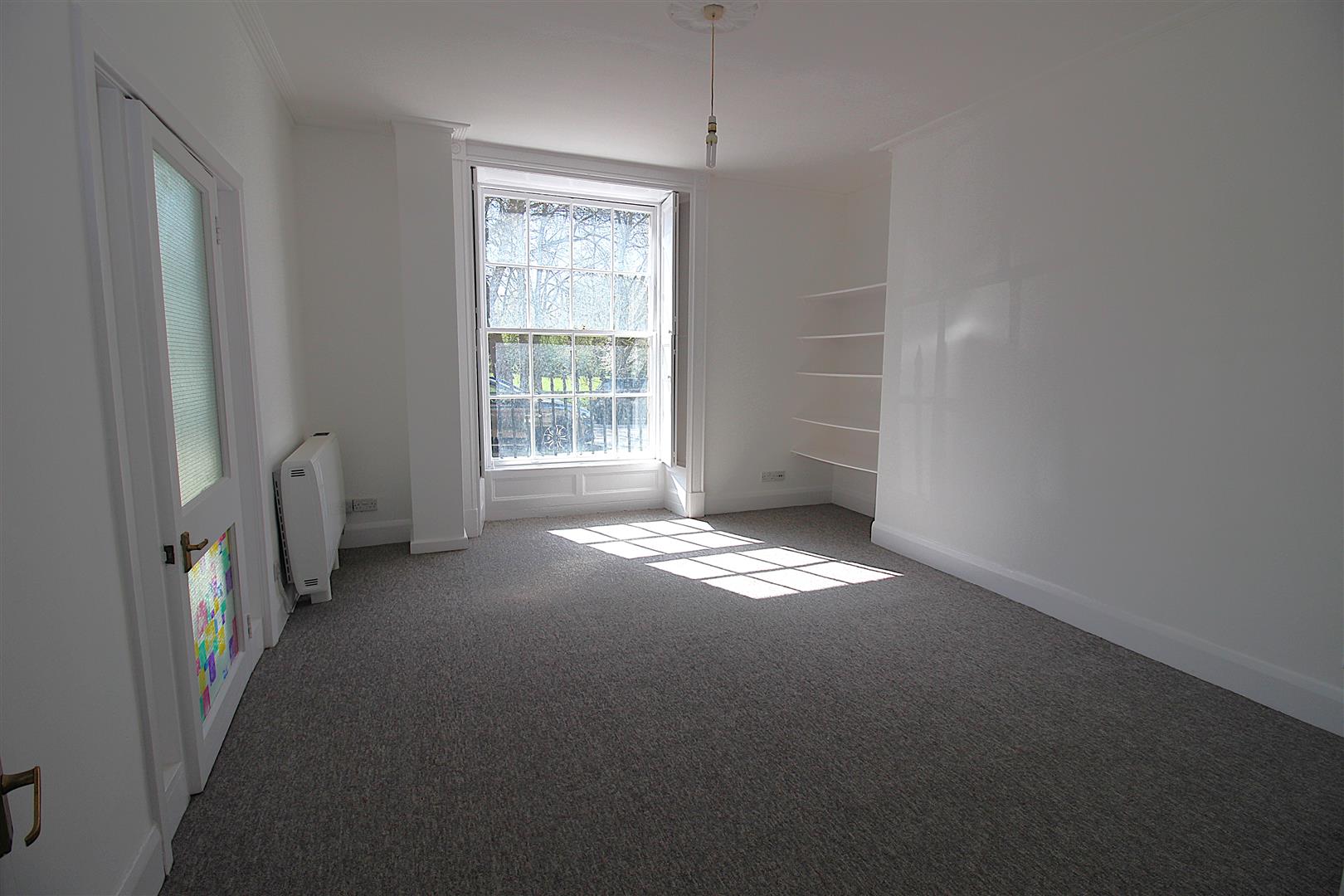 Flat Nelson Place West in Bath