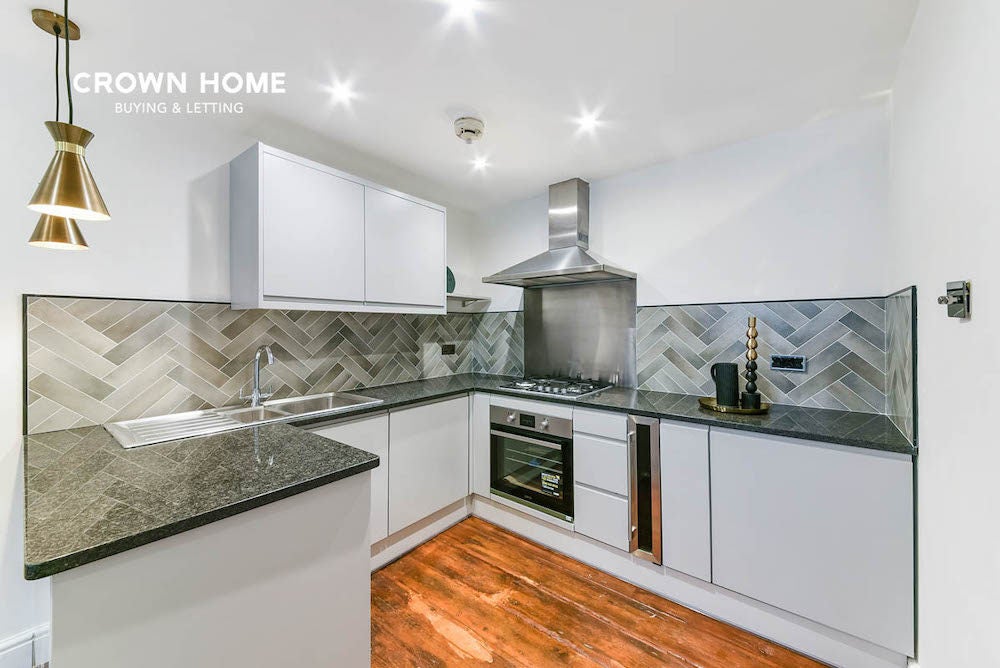 Flat Pear Tree Court in London