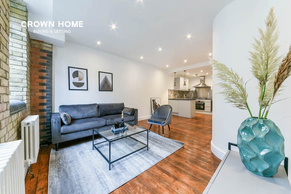 Flat Pear Tree Court in London