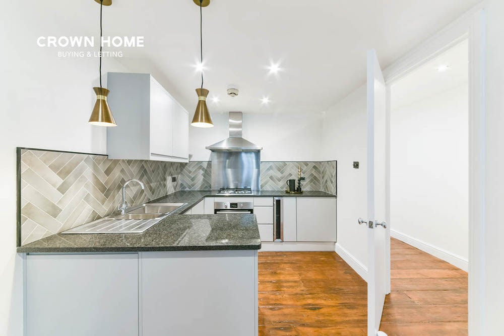 Flat Pear Tree Court in London