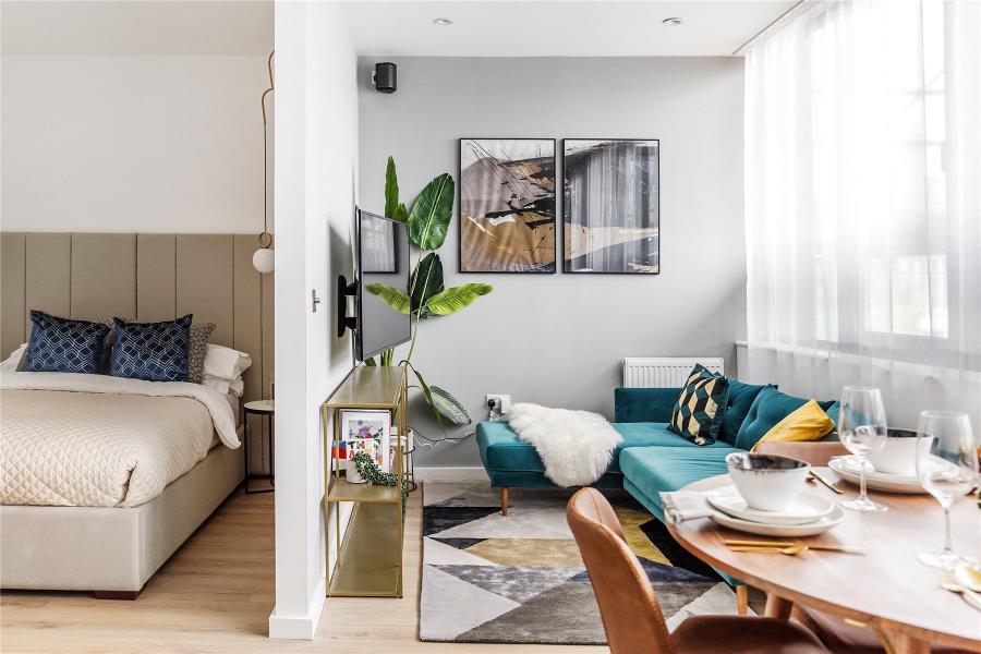 Flat Chertsey Road in Woking