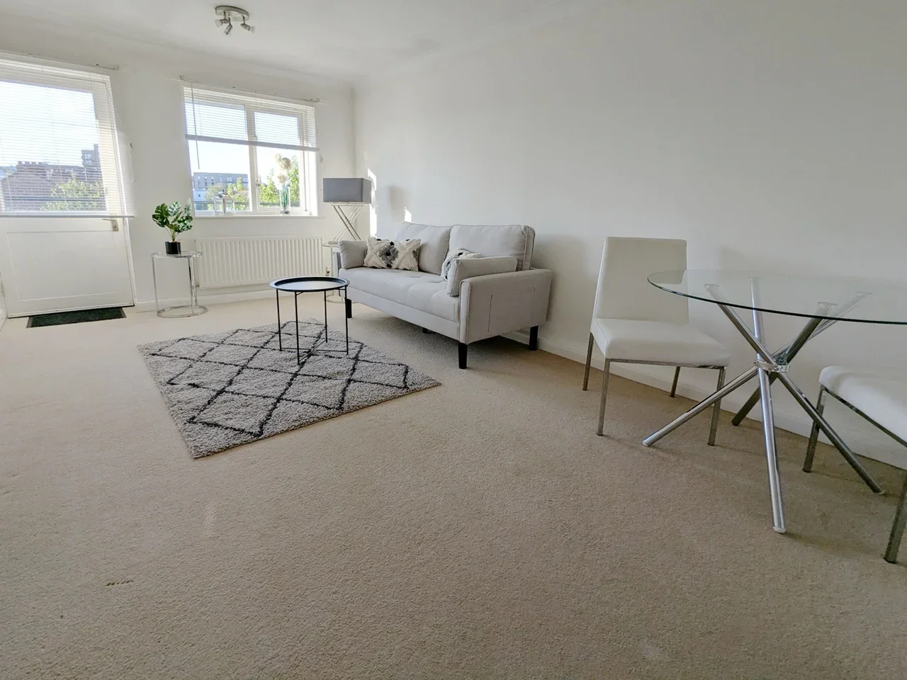 Flat Shifford Crescent in Maidenhead