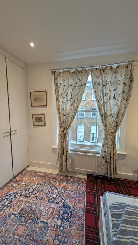 Room Grafton Way in Greater London