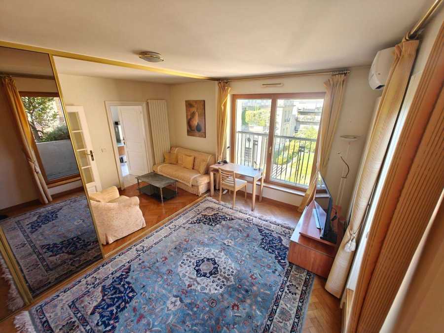 Appartement Avenue Léopold II à Paris