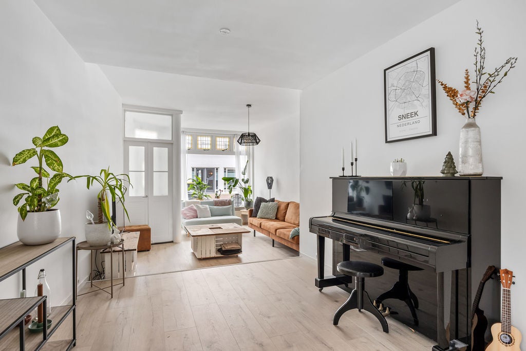 Tussenwoning te koop: Oude Koemarkt 28, Sneek