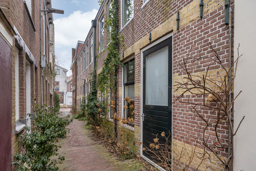Tussenwoning te koop: Oude Koemarkt 28, Sneek
