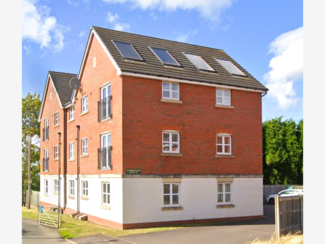 Flat Oakworth Close in Hadley