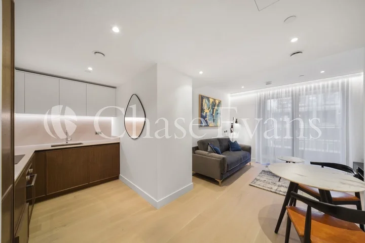 Flat Phoenix Place in Greater London