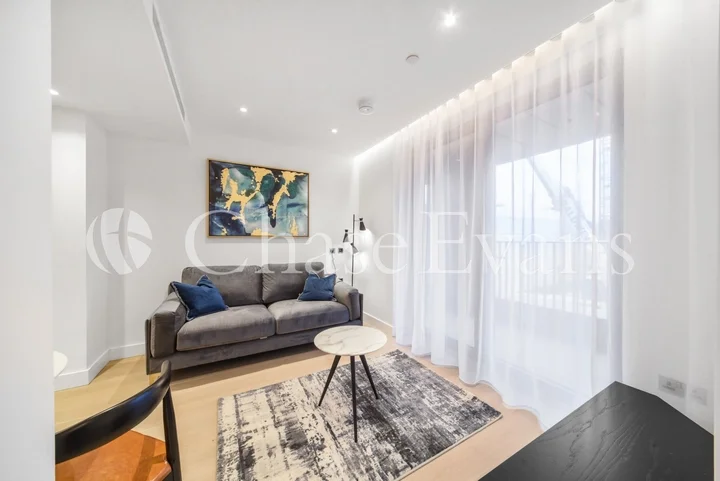 Flat Phoenix Place in Greater London
