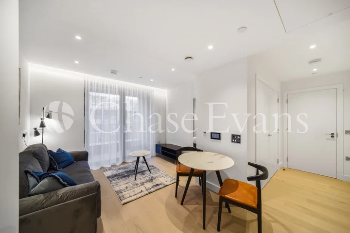 Flat Phoenix Place in Greater London