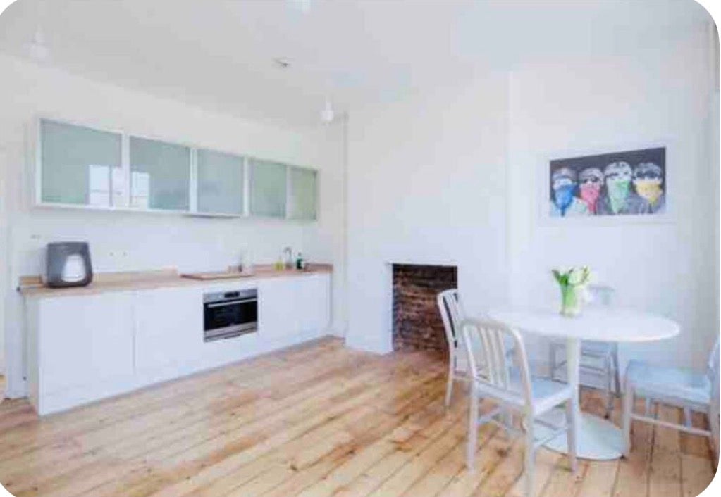 Flat Barnsbury Road in Greater London