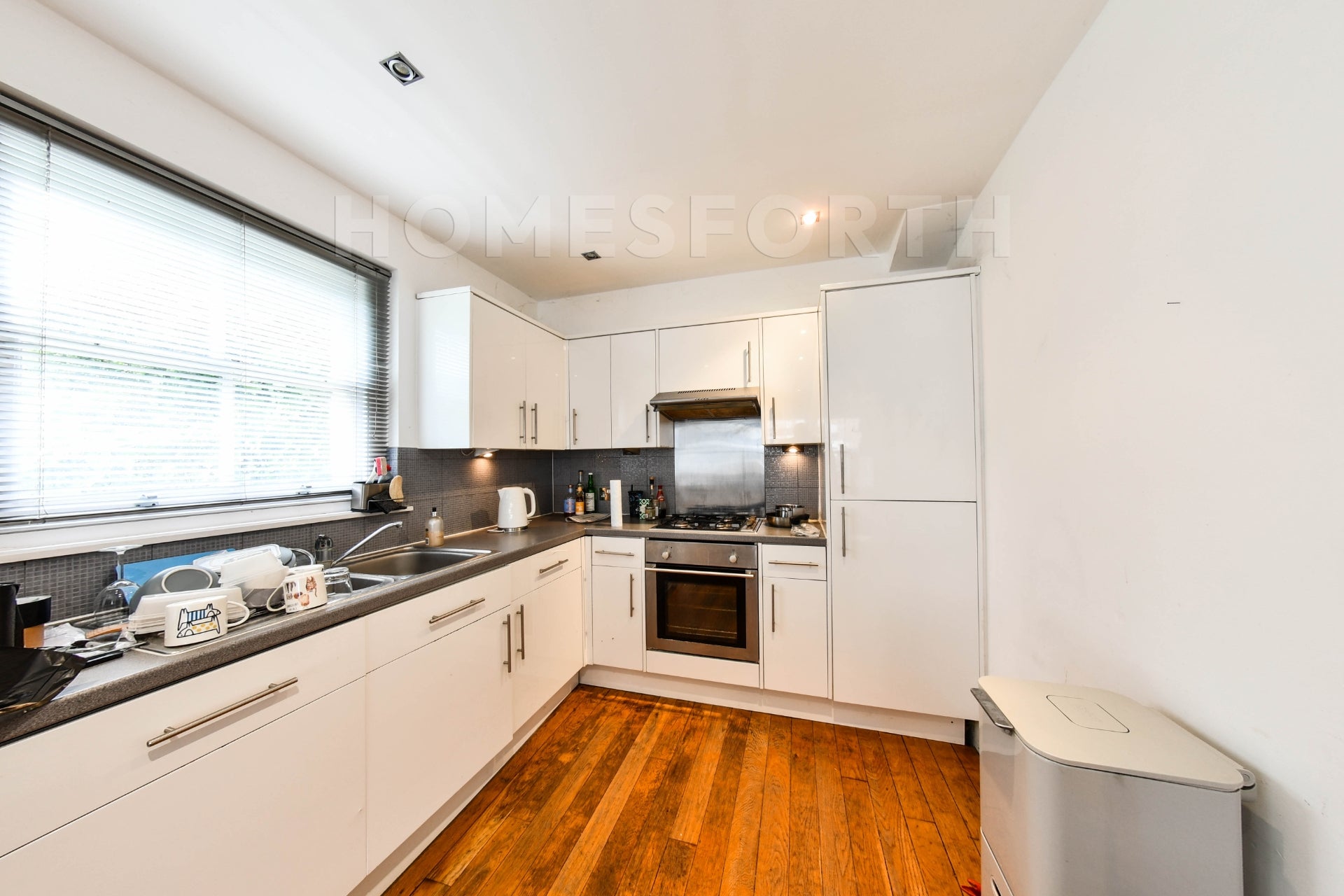 House Mutrix Road in Greater London