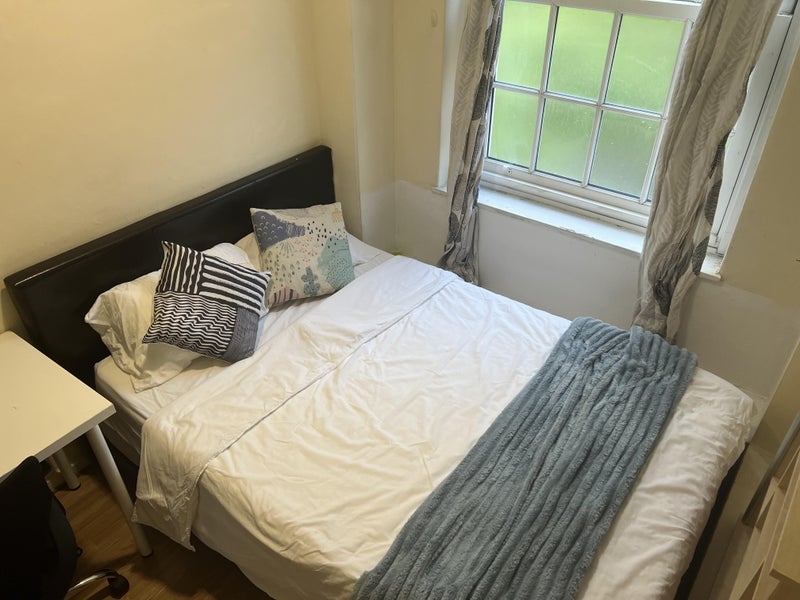 Room Tyers Street in Greater London