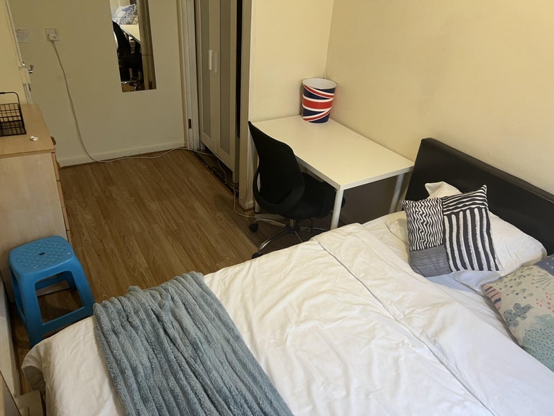 Room Tyers Street in Greater London