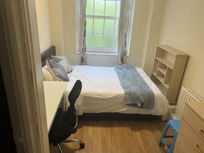 Room Tyers Street in Greater London