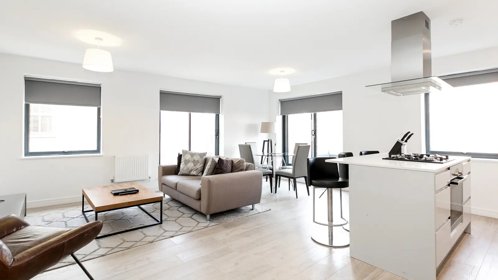 Flat Bromehead Street in Greater London