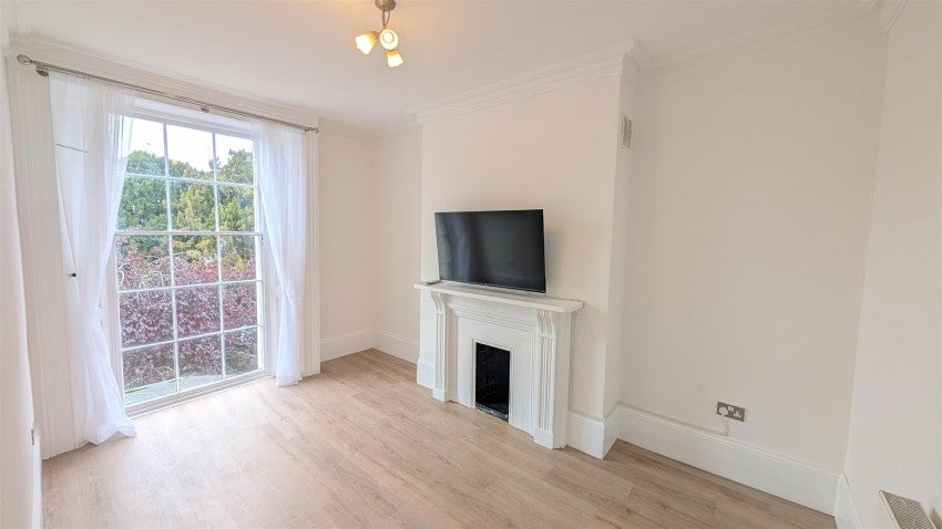 Flat Leam Terrace in Royal Leamington Spa