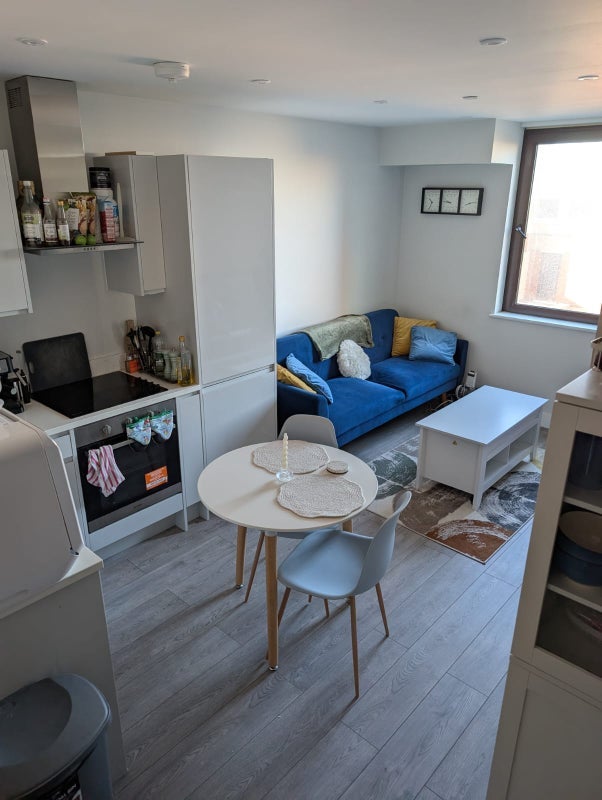 Flat Kymberley Road in Greater London