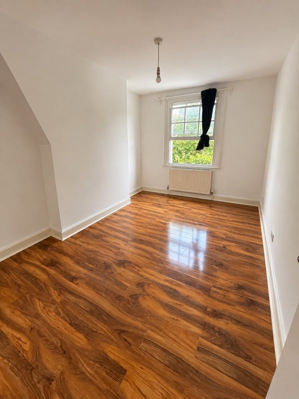 Flat Camberwell New Road in Greater London