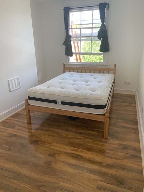 Flat Camberwell New Road in Greater London