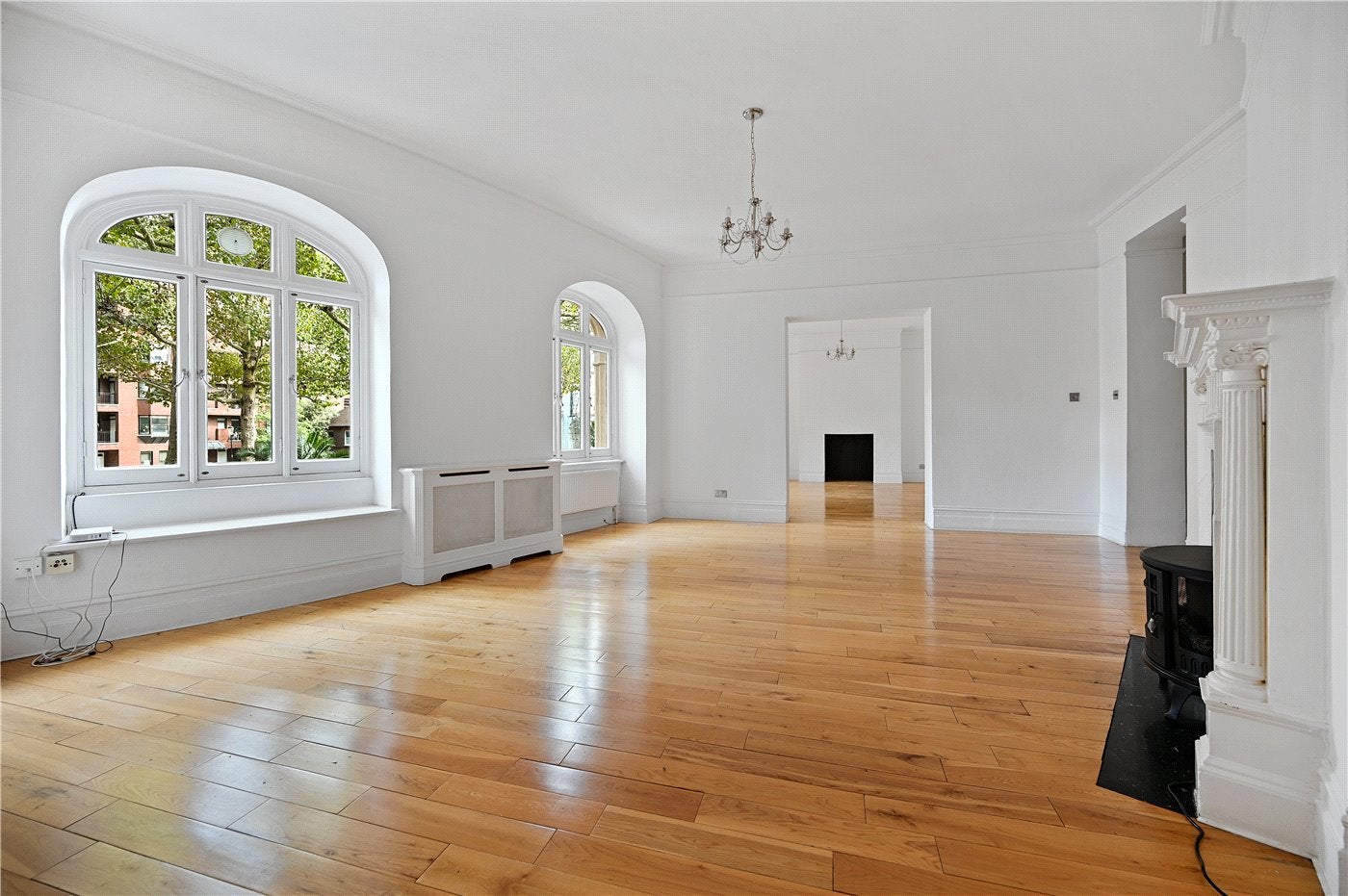 Flat Iverna Court in Greater London