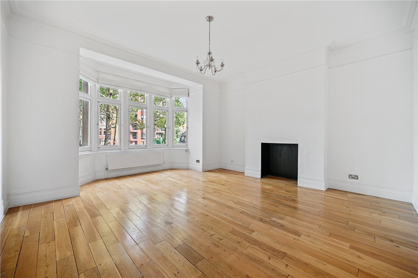 Flat Iverna Court in Greater London