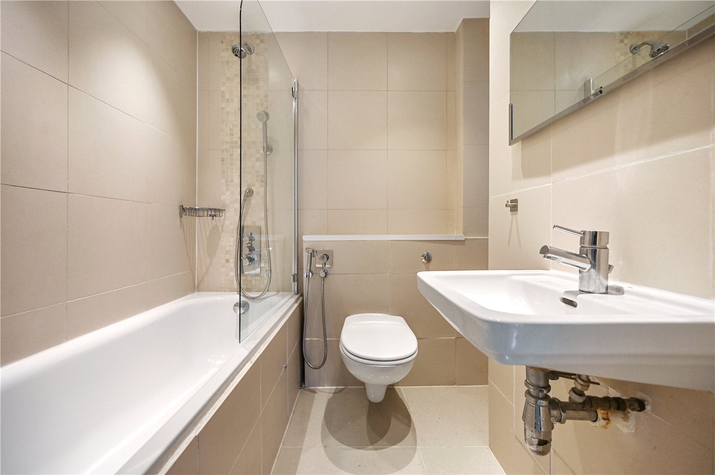 Flat Iverna Court in Greater London