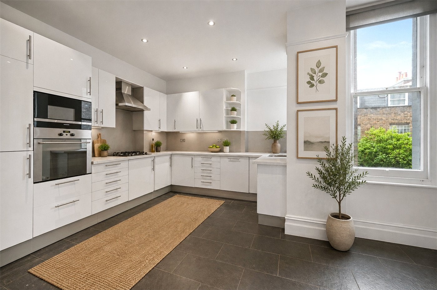 Flat Iverna Court in Greater London