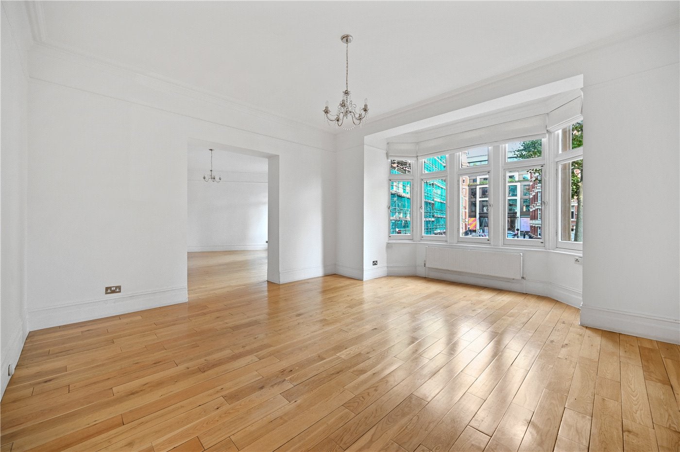 Flat Iverna Court in Greater London