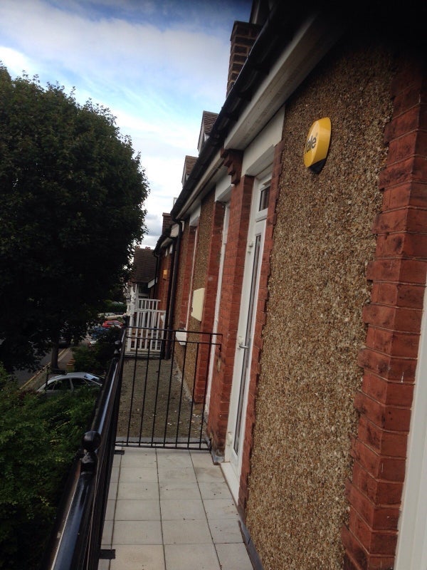Room Mayfield Road in Greater London