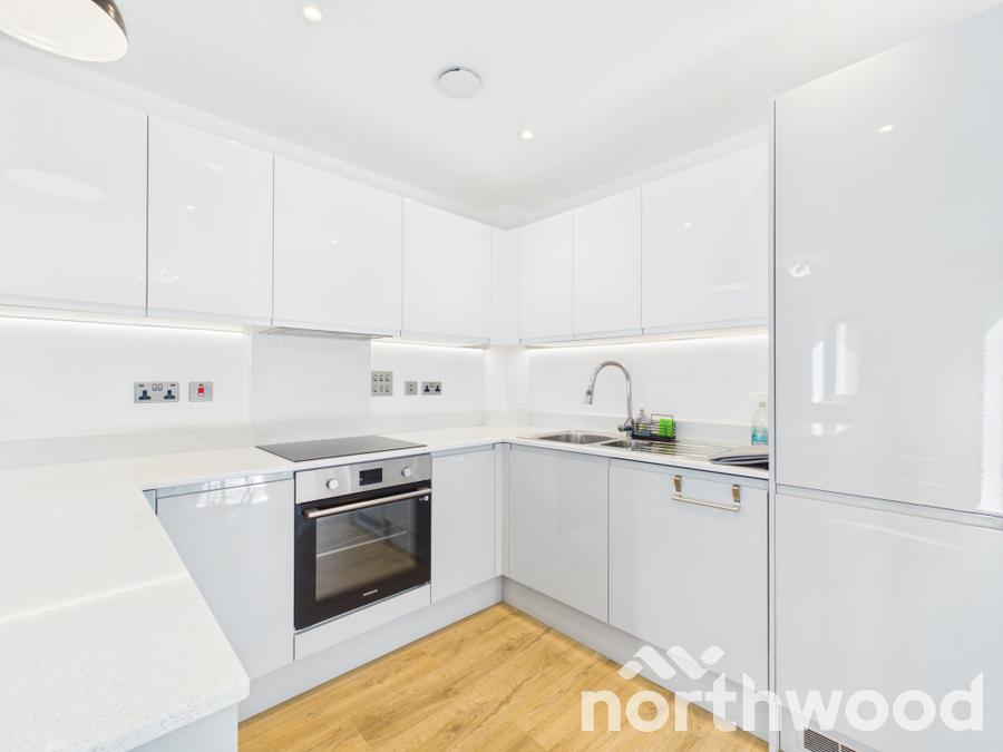Flat Manorfield in Ashford