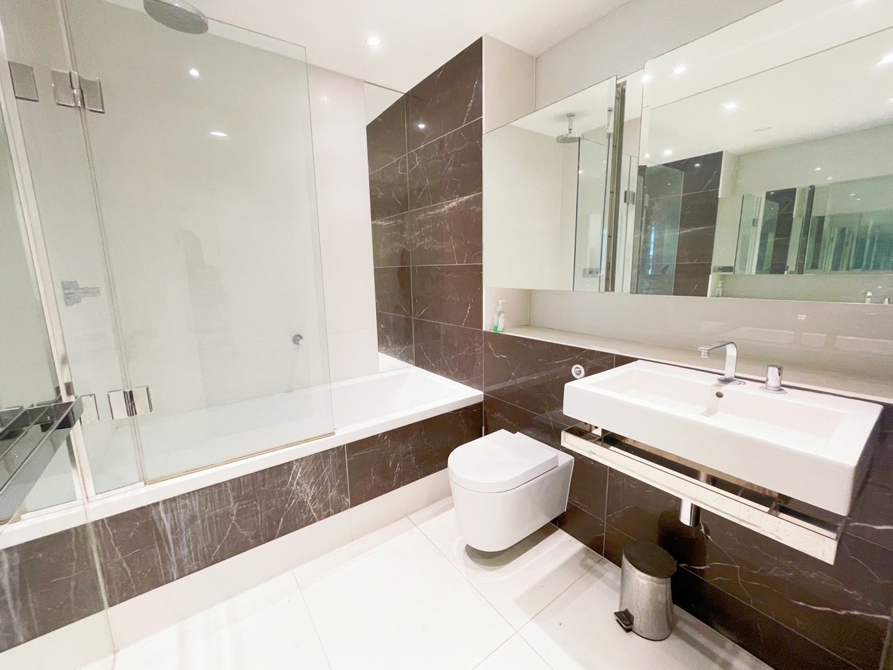 Flat Alexia Square in Greater London
