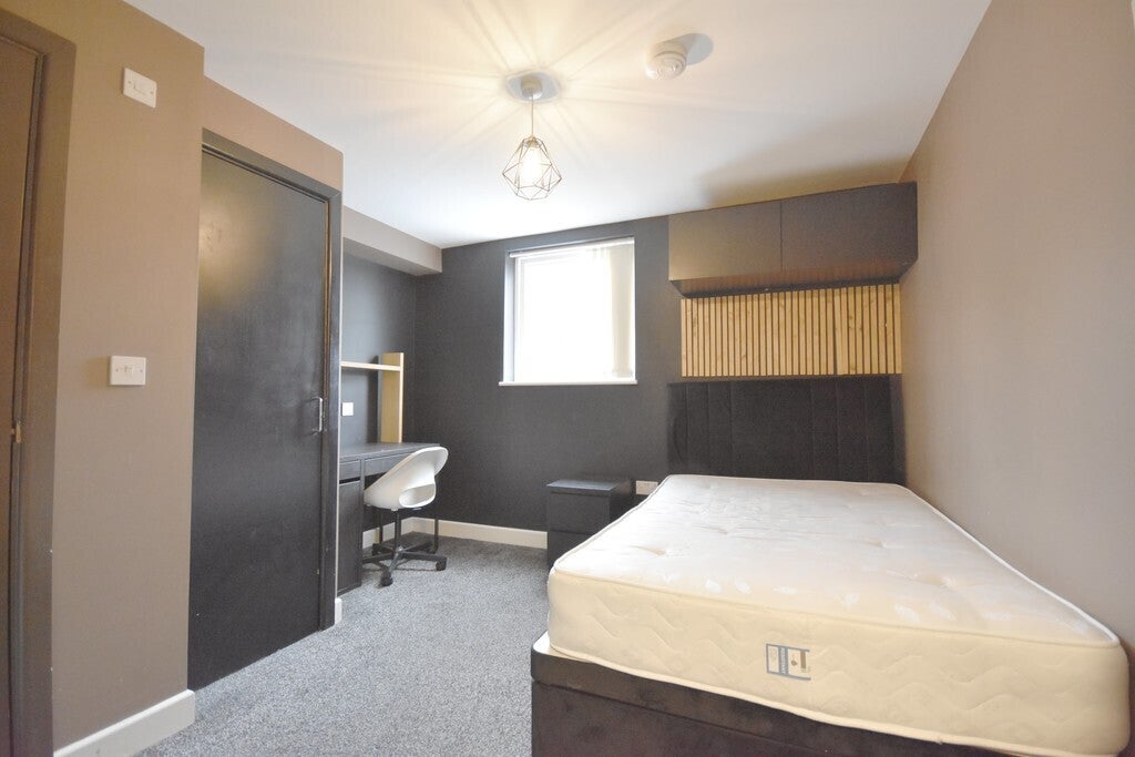Room Irving Road in Coventry
