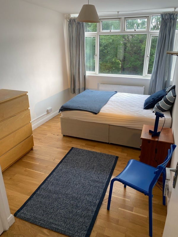 Room Murfett Close in Greater London
