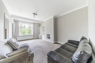 Flat West Road in Greater London