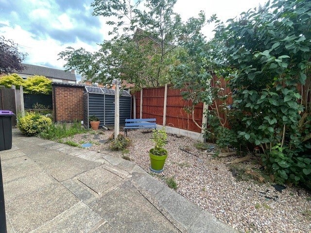 Flat Tudor Road in Rushcliffe