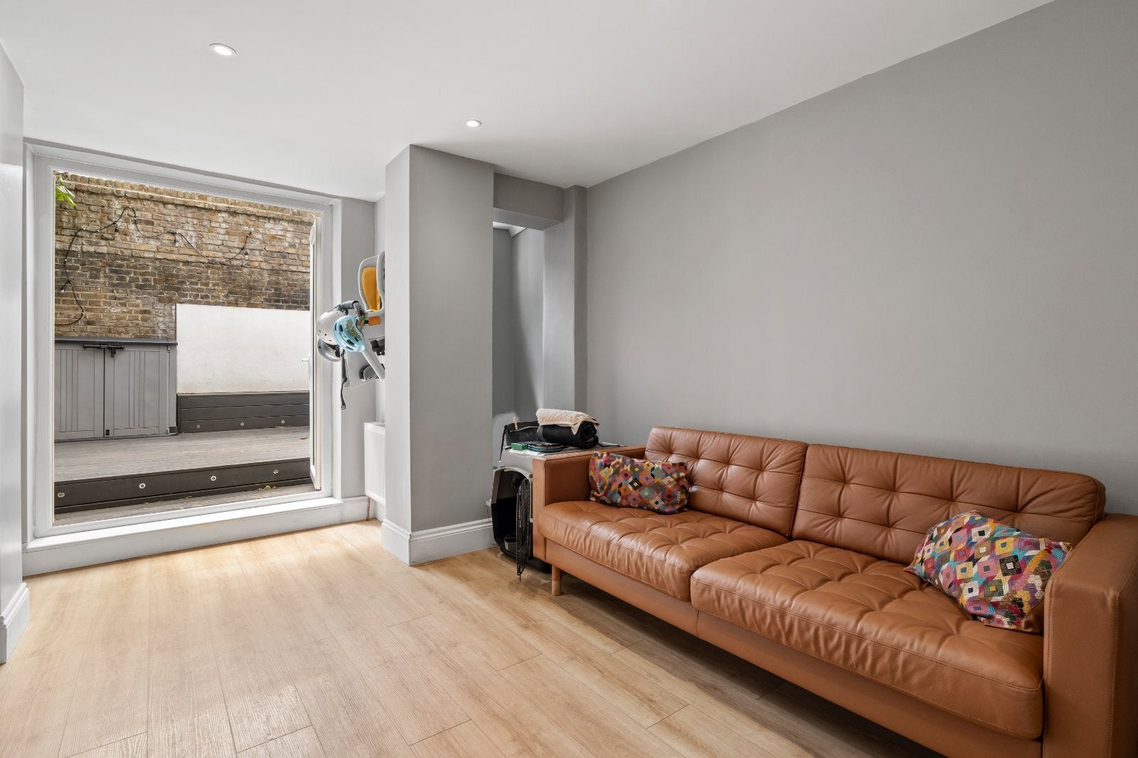 Flat Saltram Crescent in City of Westminster