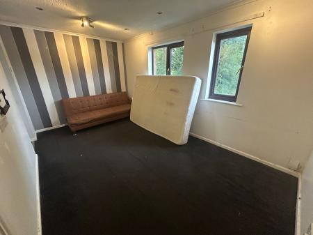 Flat Parkfield Road in Wolverhampton