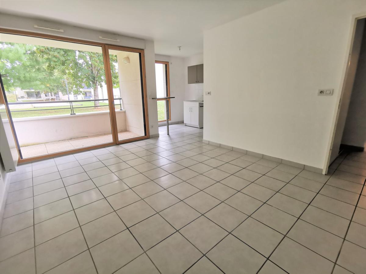 Flat Rue de la Gaudinière in Saint-Cyr-sur-Loire