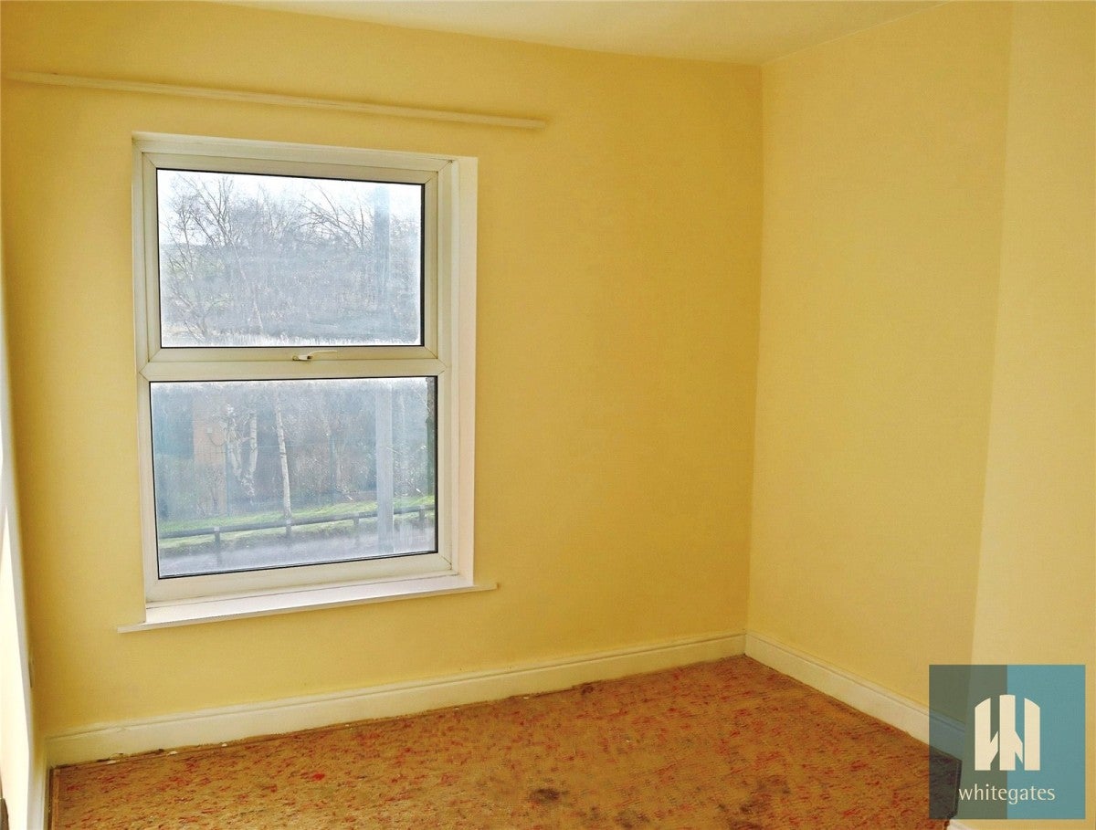 Flat Leeds Road in Kirklees