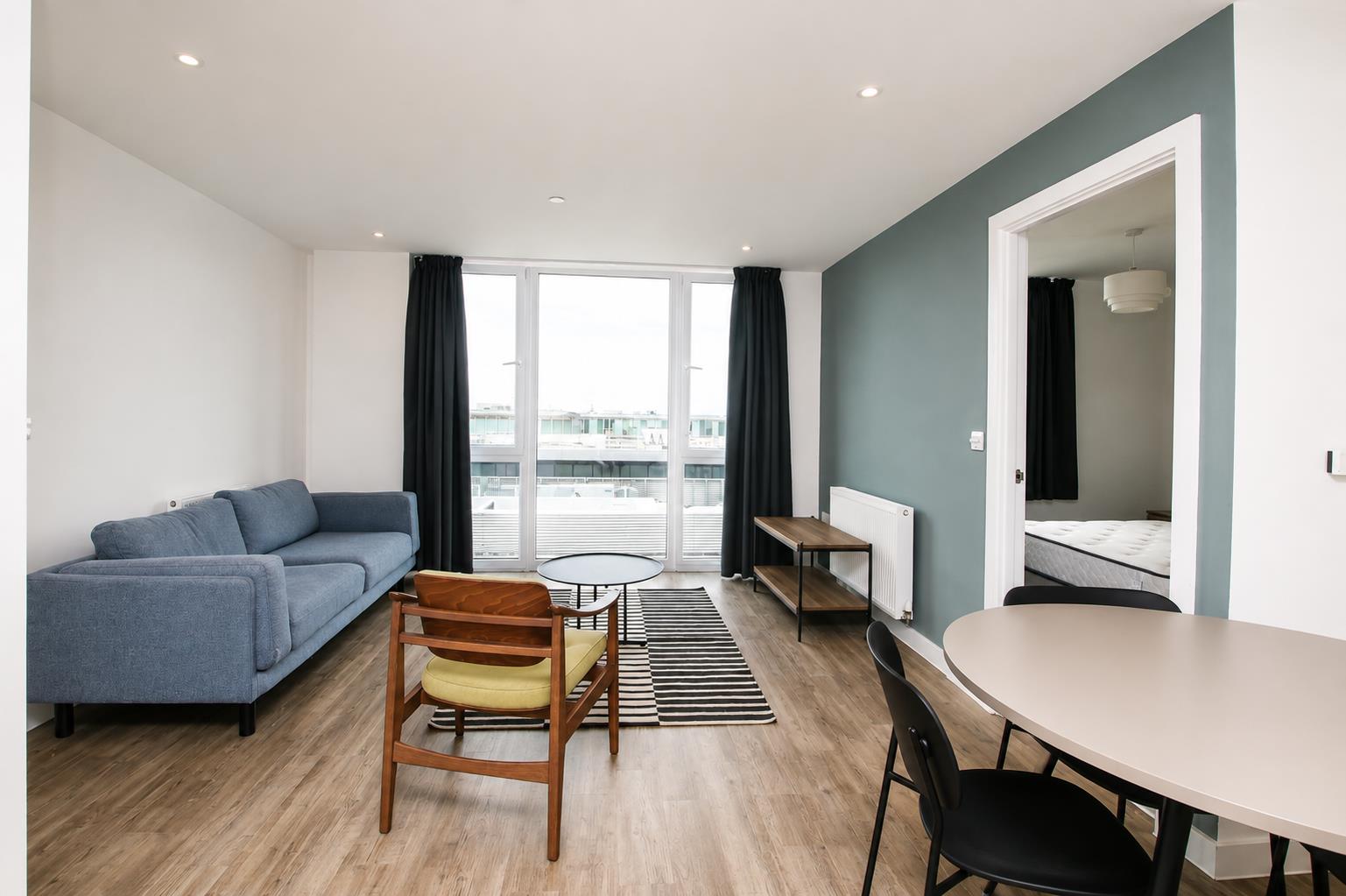Flat Avebury Boulevard in Milton Keynes