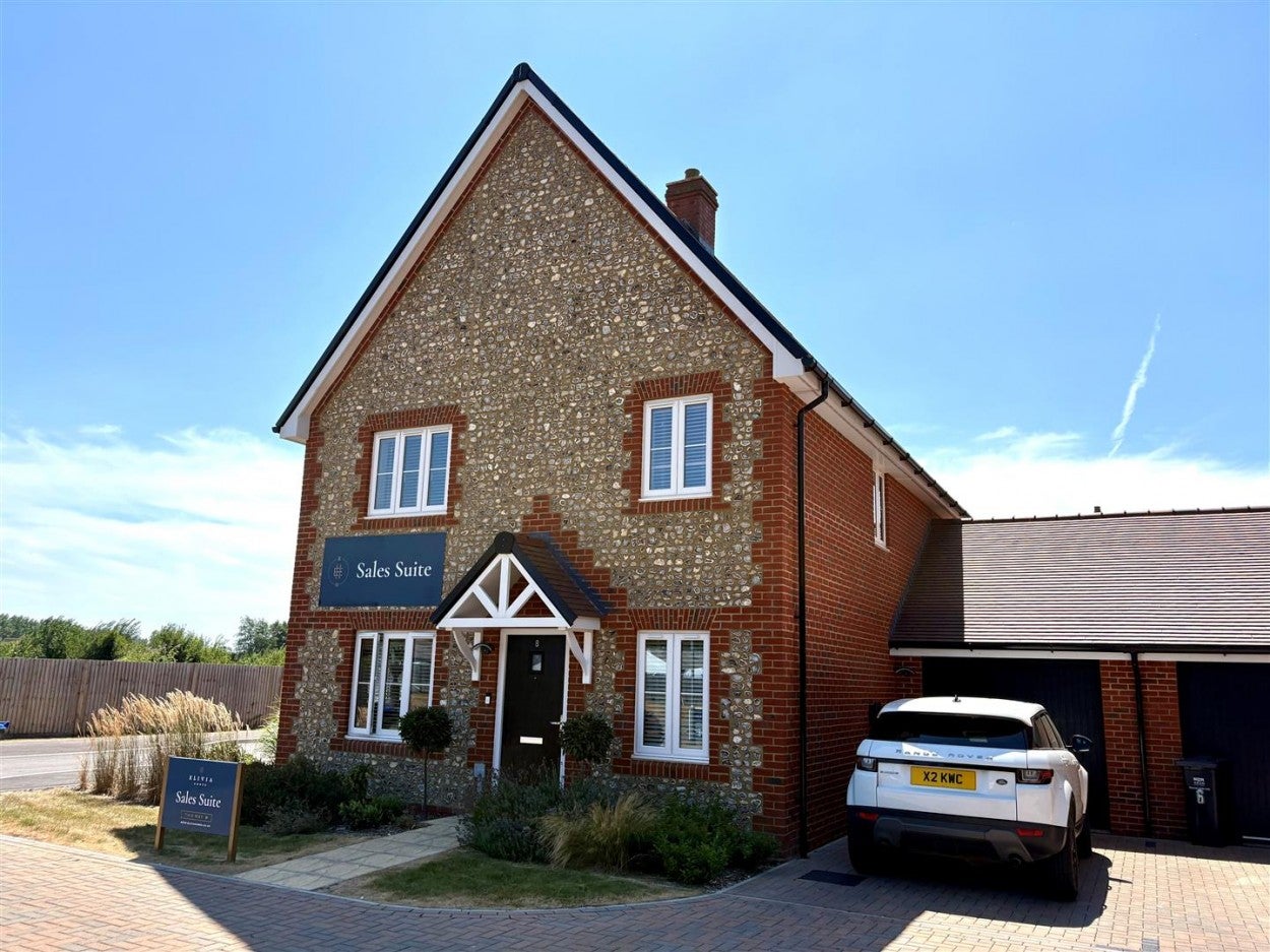 House Boweries Road in Arun
