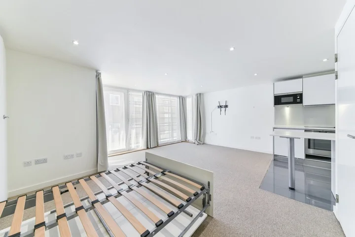 Flat Graham Street in Greater London