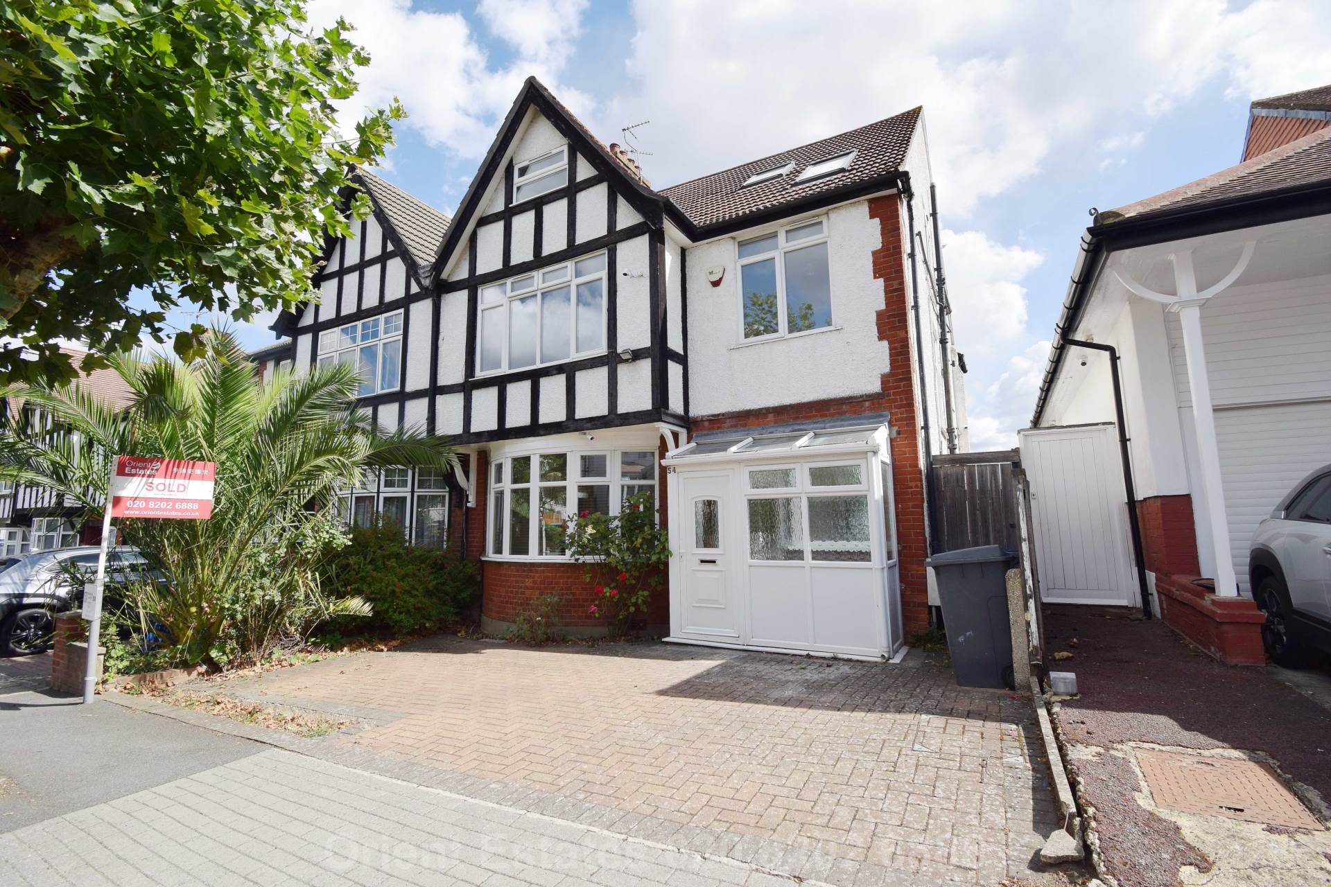 House Sevington Road in Greater London