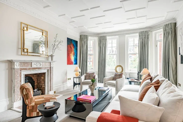 Flat Oakwood Court in Greater London