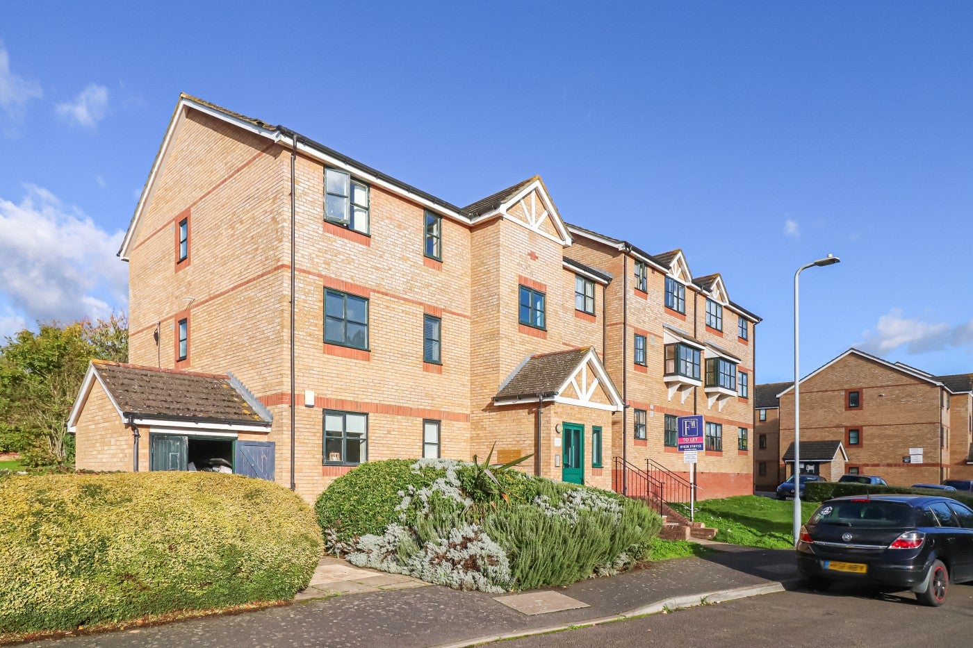 Flat Lovegrove Drive in Slough