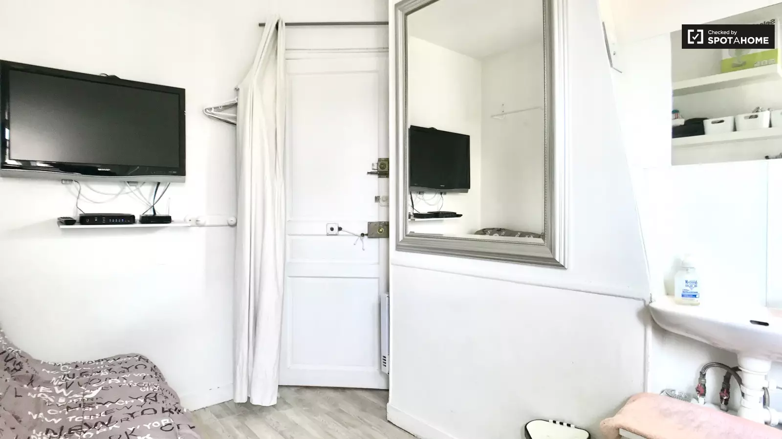 Flat Rue Sauffroy in Paris