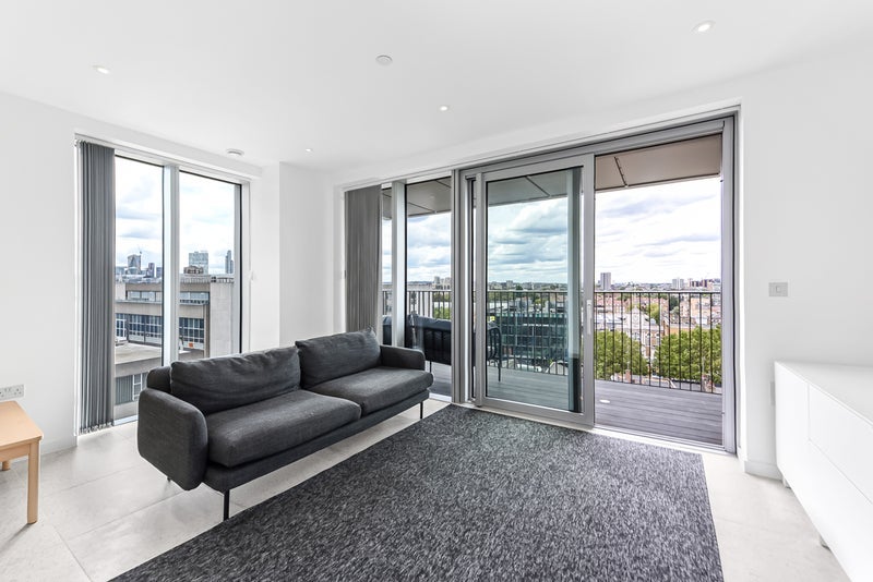 Flat Tapestry Way in Greater London