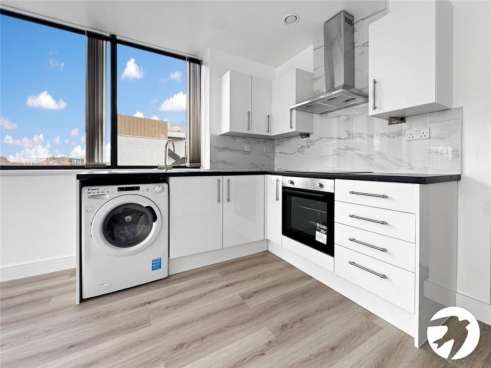Flat William Barefoot Drive in Greater London