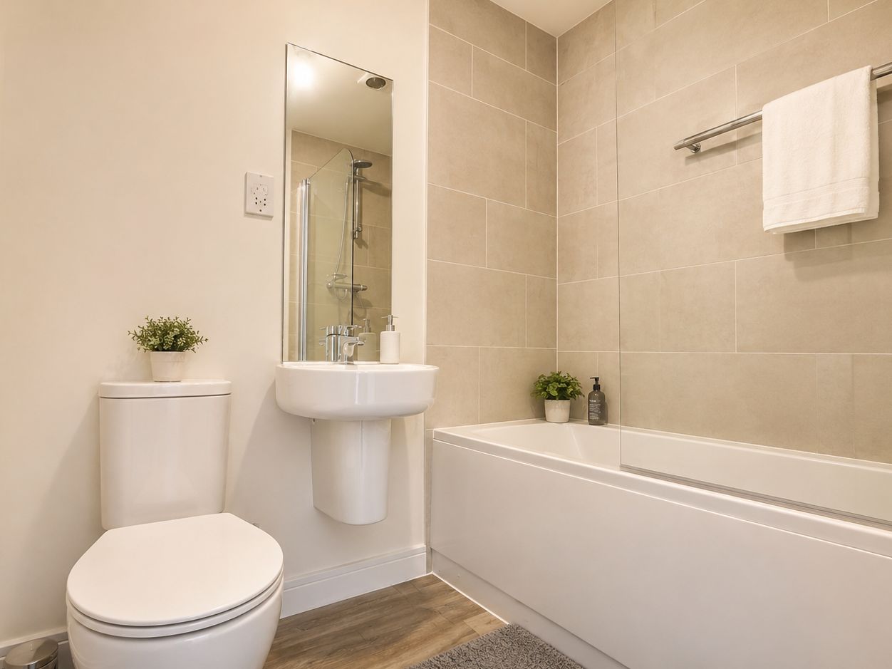 Room Great Clover Leaze in Harry Stoke
